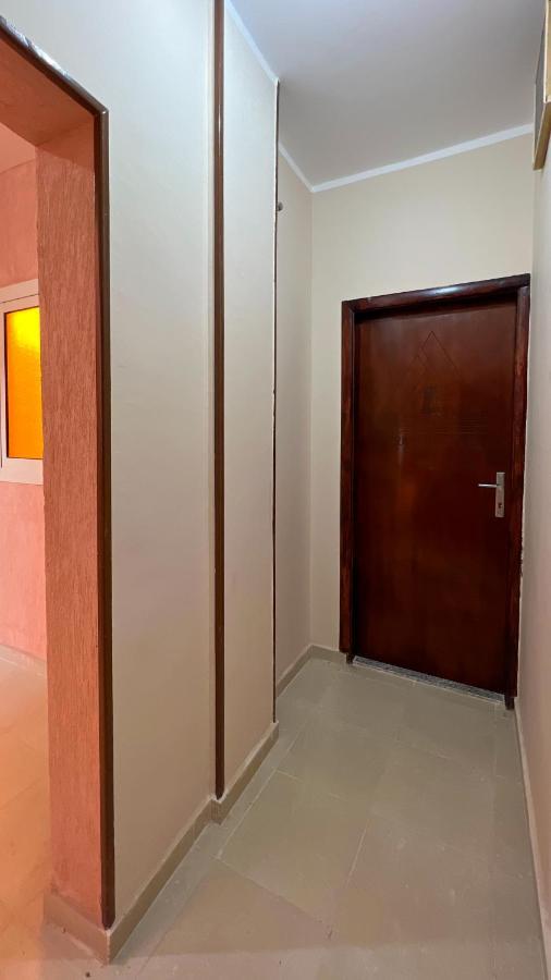 Pyramids Road Guest House Cozy Rooms And Rooftop Breakfast With The Pyramids View Nazlet el-Sisi Экстерьер фото
