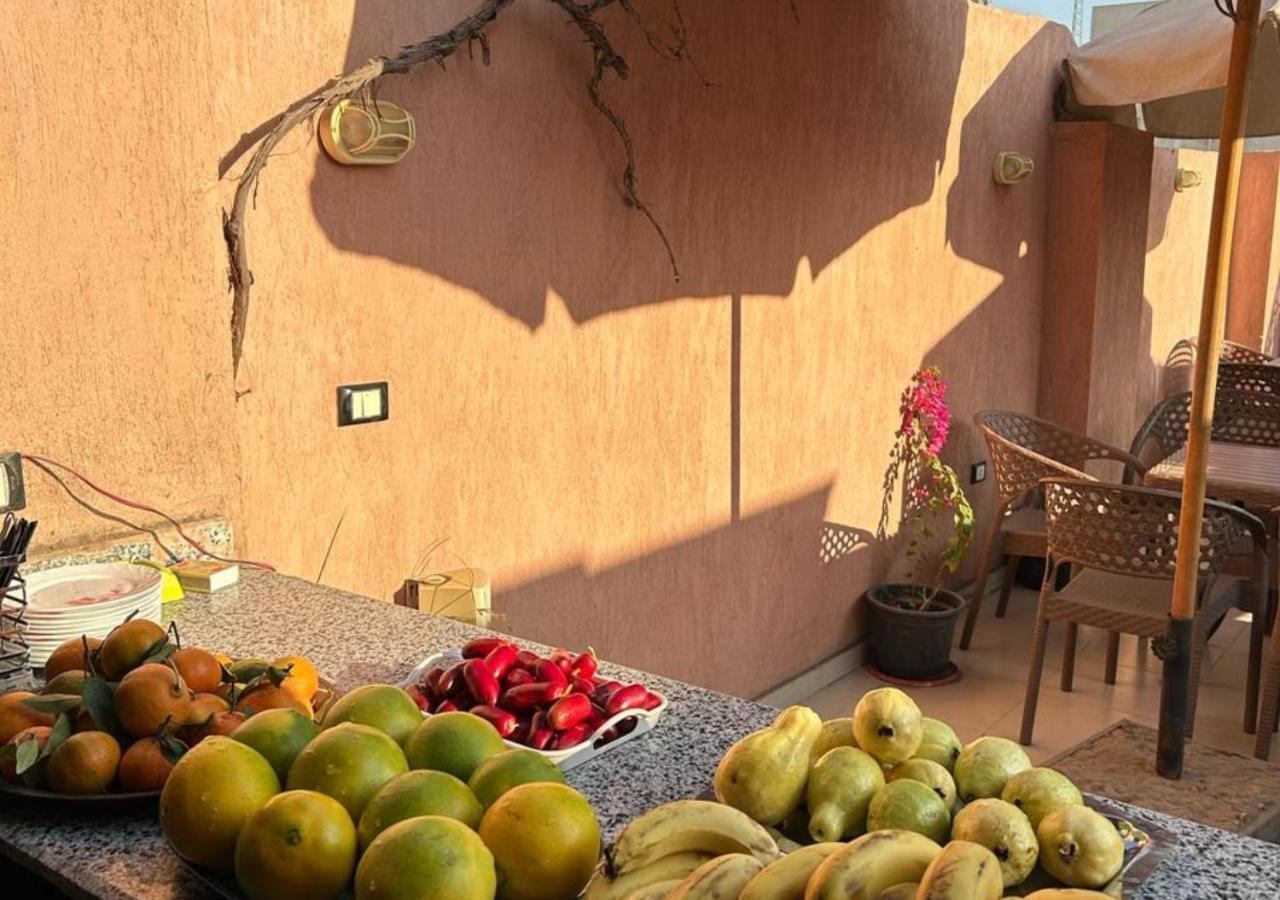 Pyramids Road Guest House Cozy Rooms And Rooftop Breakfast With The Pyramids View Nazlet el-Sisi Экстерьер фото